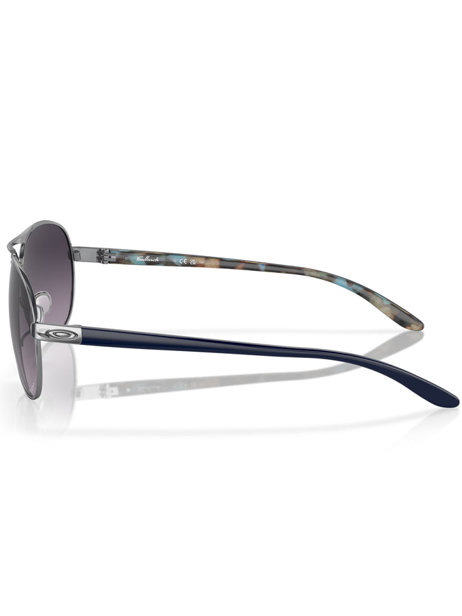 Oakley Feedback Polished Chrome/Prizm Grey Gradient Sunglasses | POLSHD CHROME/PRIZM GREY GRAD