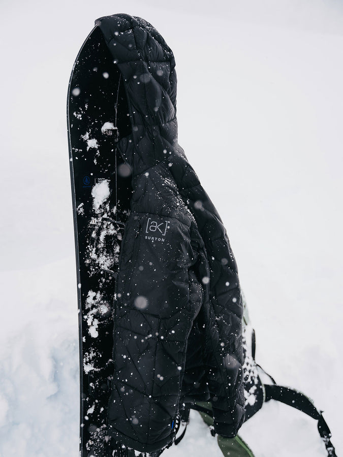 Burton [ak]® Baker Hooded Down 2027 – Insulator Jacket | TRUE BLACK (A04)