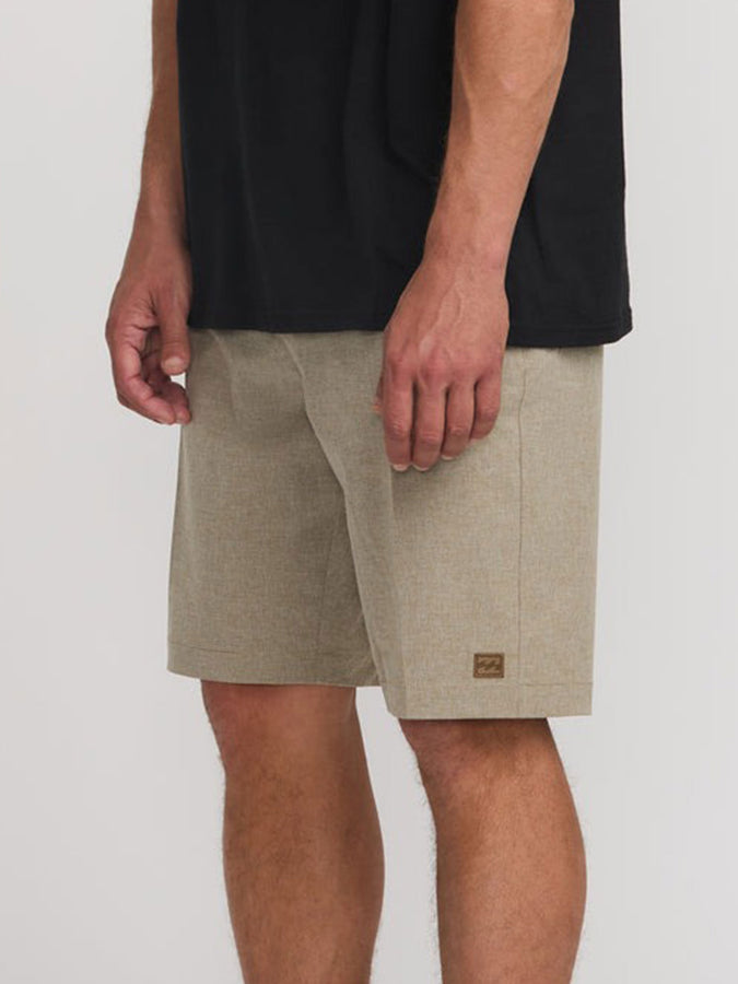 Billabong Crossfire Submersible Shorts Spring 2026 | KHAKI (KHA)