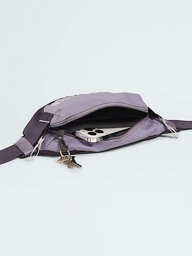 The North Face Base Camp Voyoger Lumbar Bag | TRNS GREY/ENDL DUSK/GREY (N8R)
