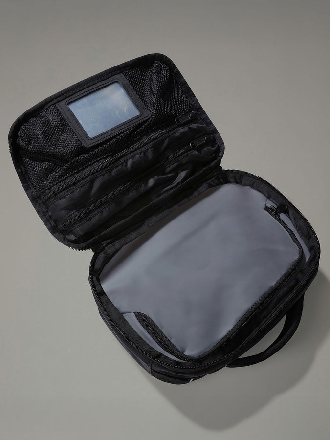 The North Face Base Camp Voyager Dopp Kit | TNF BLACK/TNF WHITE-NPF (53R)