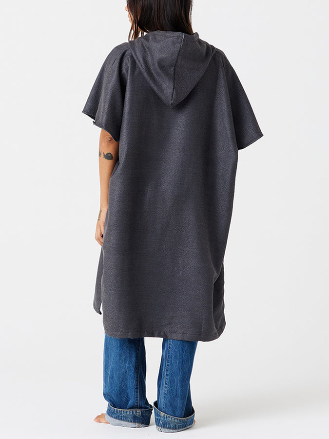 Slowtide Daybreak Quick-Dry Black Poncho 2026 | BLACK