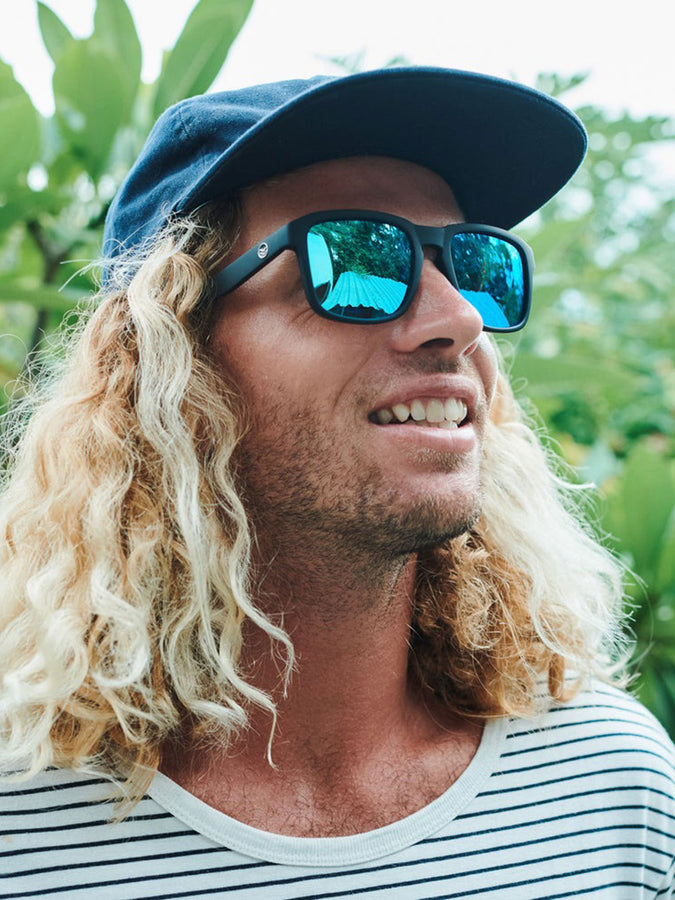 I-Sea Logan Sunglasses | BLACK/T-BLUE MIRROR
