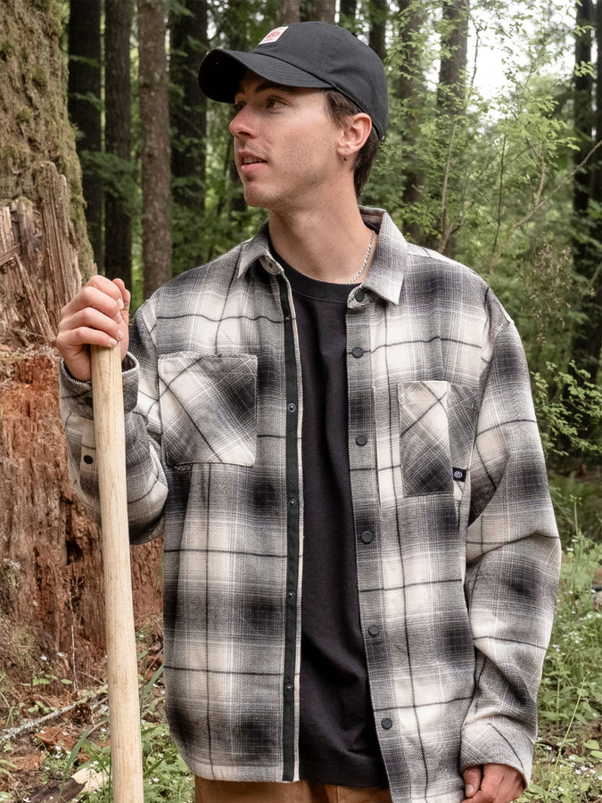 686 Heat-Grid Flannel Long Sleeve Buttondown Shirt Fall 2026 | LIMESTONE (LMST)