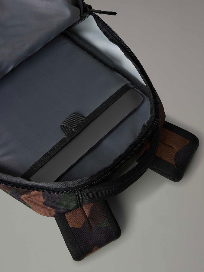 The North Face Jester Backpack | TNF BLACK CAMO/TNF BLACK (KAH)
