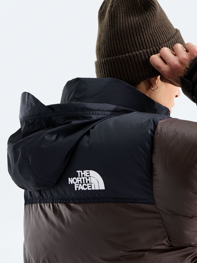 The North Face 1996 Retro Nuptse Jacket Holiday 2026 | DARK CHESTNUT/TNF BLACK (RM1)