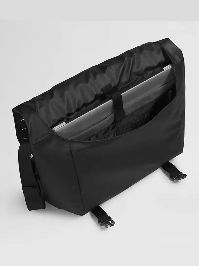 The North Face Base Camp Voyager Messenger Bag | TNF BLK / TNF WHITE