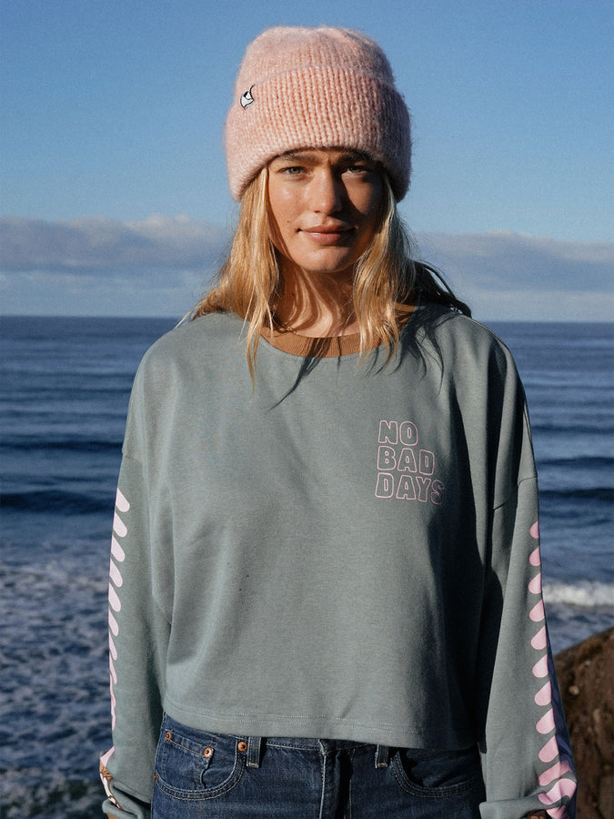 Notice The Reckless No Bad Days Cropped T-Shirt Holiday 2026 | TEAL/BROWN