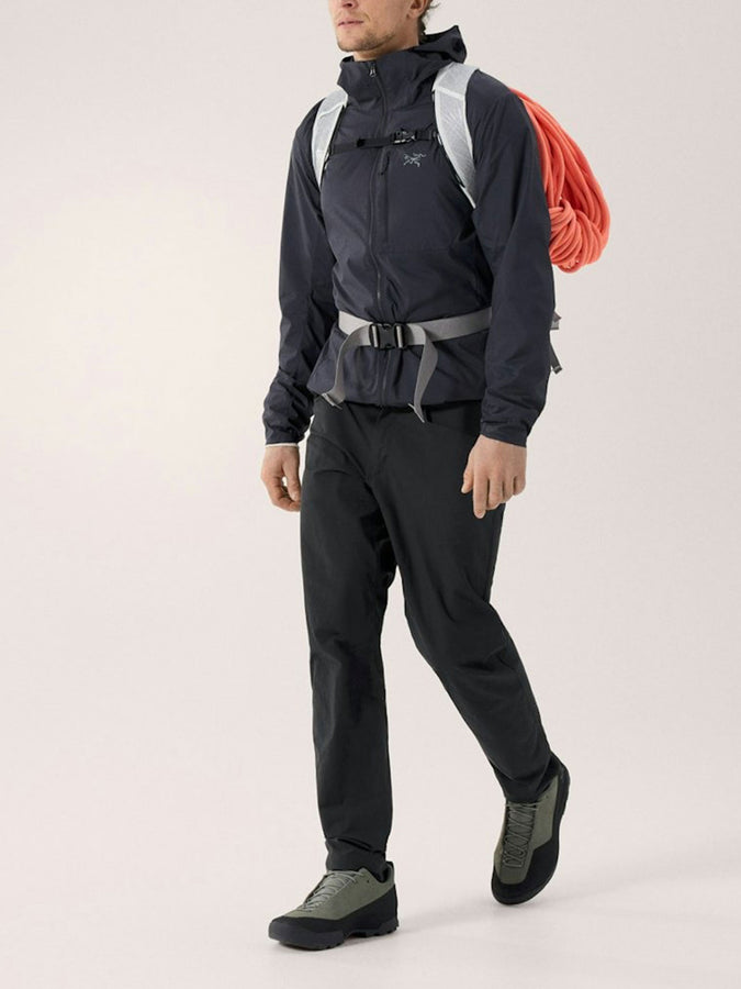 Arc'teryx Squamish Hoody Jacket | BLACK SAPPHIRE