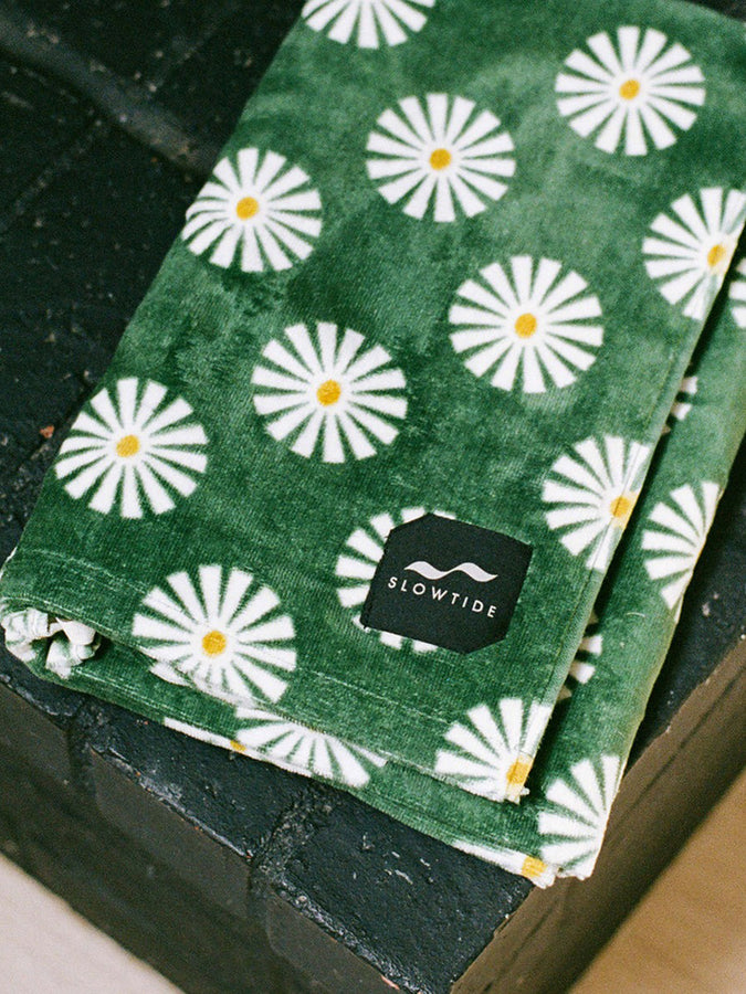 Slowtide Sun Dazed Green Beach Towel Spring 2026 |GREEN