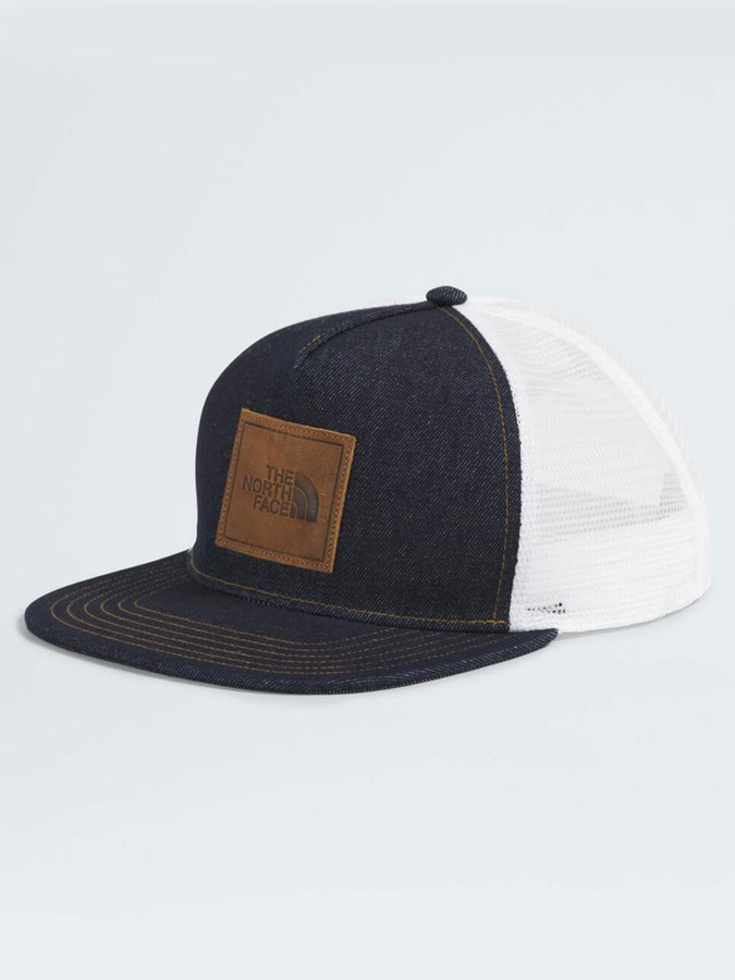 The North Face Half Dome Trucker Hat | DENIM/LEATHER PATCH (BM7)