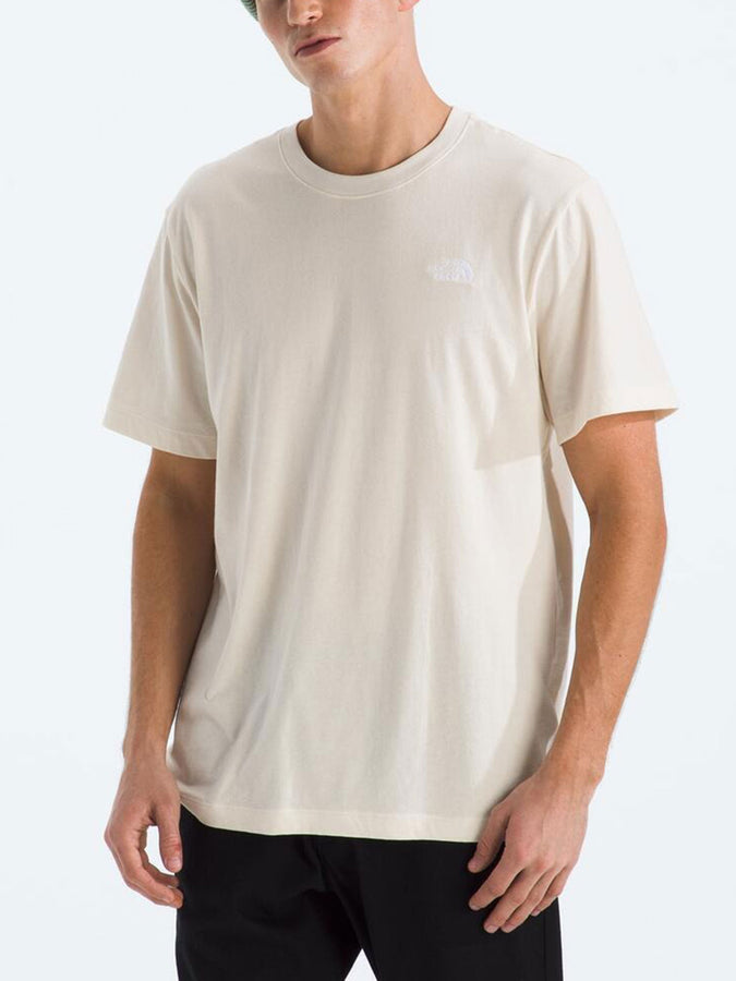The North Face Evolution Simple Dome T-Shirt Spring 2026 | WHITE DUNE (QLI)