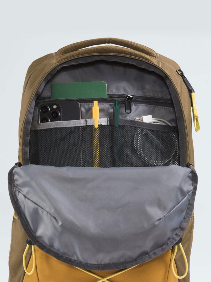 The North Face Jester Backpack | GLDN TAN/CEDAR/HNY SAND (MUD)