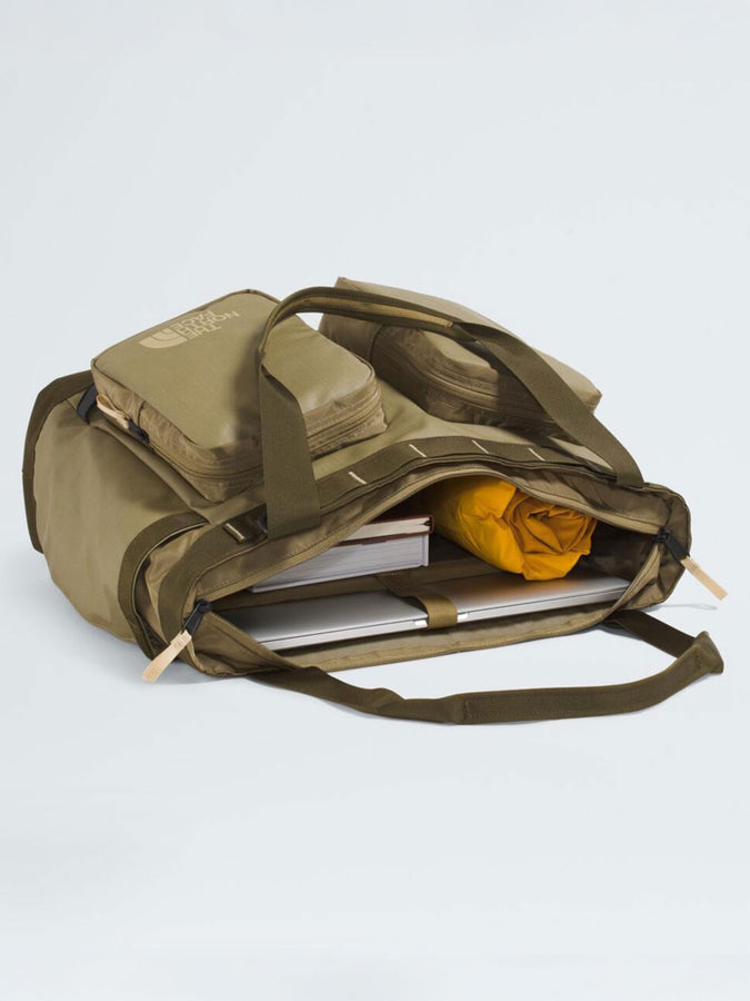 The North Face Base Camp Voyager Tote Bag Spring 2026 | CEDAR/SYCAMORE/KHAKI STN (MXO)