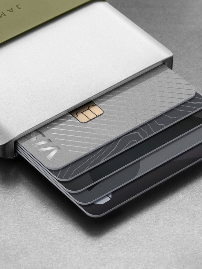 The James Brand The Lowe Silver/Grove Wallet | SILVER/GROVE