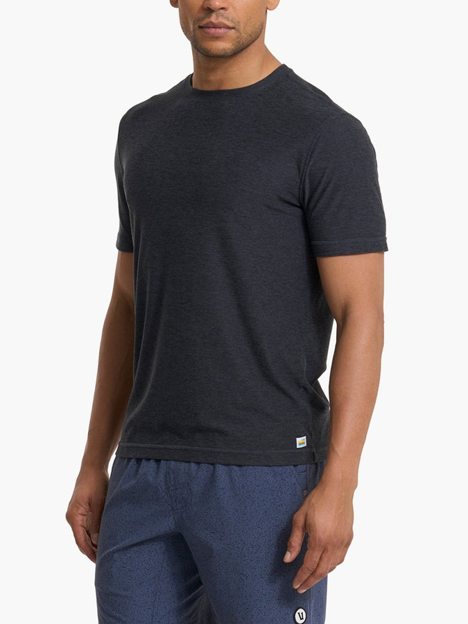 Vuori Strato Tech T-Shirt | CHARCOAL HEATHER (HCC)