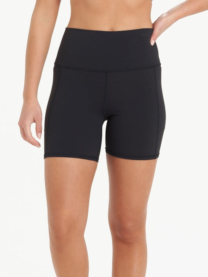 Vuori Studio Women Pocket Shorts Spring 2024 | BLACK (BLK)