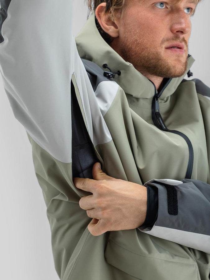 Beyond Medals Nostalgia 2027 Shell Jacket | GREEN