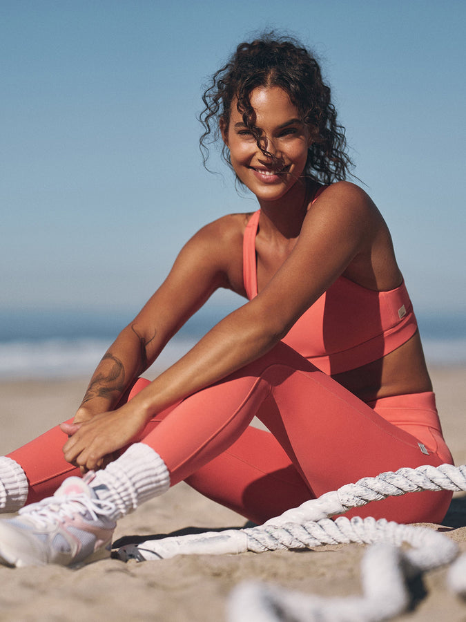 Vuori Daily Form Legging Spring 2026 | BRIGHT CORAL (BCR)