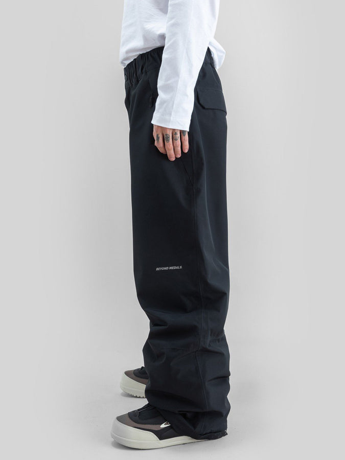 Beyond Medals Nostalgia 2027 – Shell Pants | BLACK