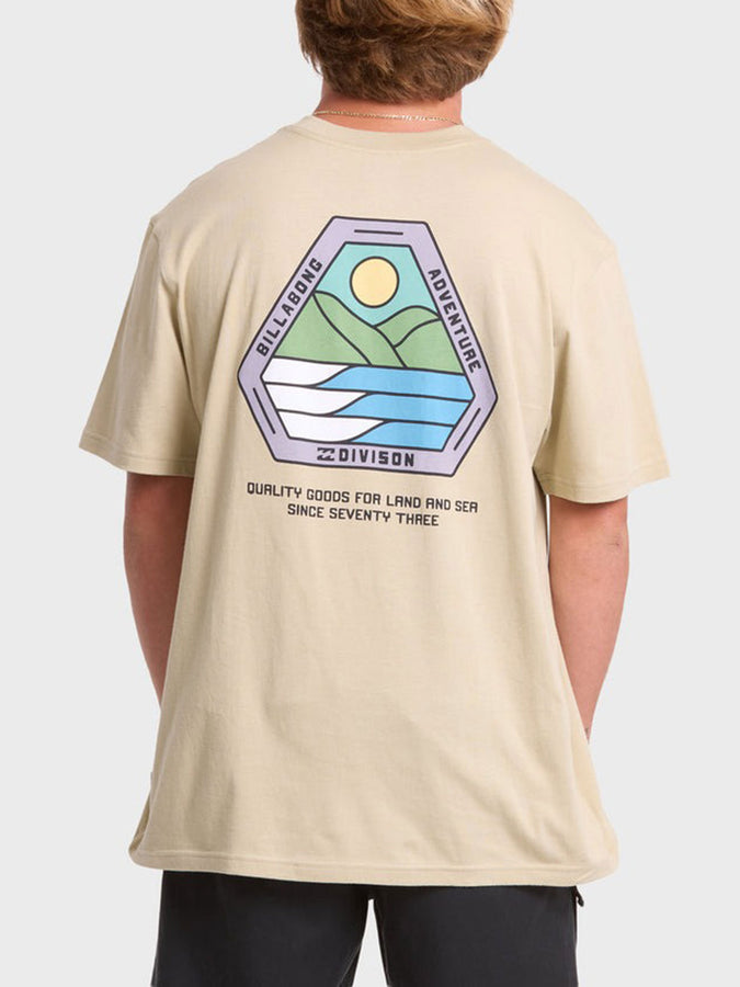 Billabong Rockies Premium T-Shirt Fall 2026 | SAND KHAKI (SKI1)