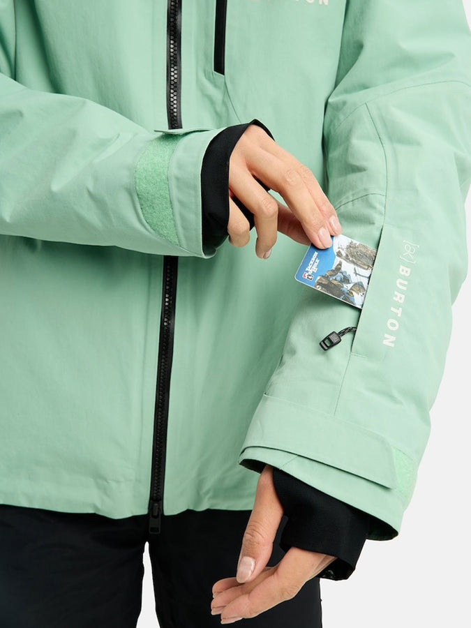 Burton GORE-TEX [ak] Embarak Jacket Winter 2026 | SOFT SAGE (EWV)