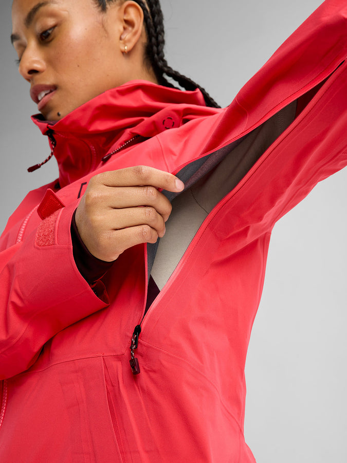 Burton GORE-TEX [ak]® Kimmy Stretch 2027 – Women's Shell | HOT TAMALE (E9Z)
