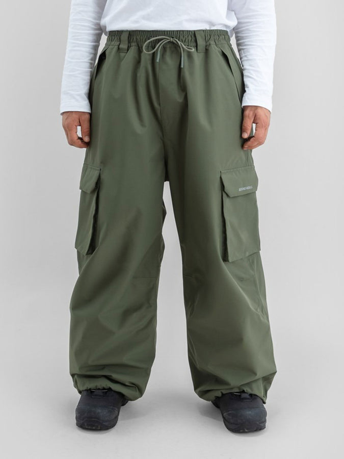 Beyond Medals Park Cargo 2027 – Shell Pants | DARK GREEN