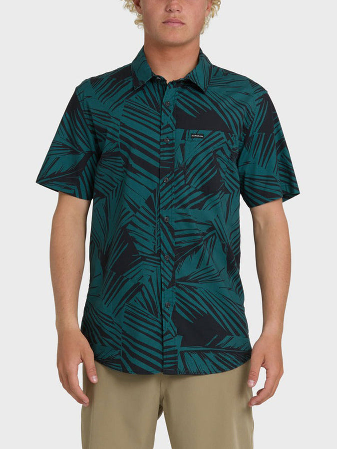 Quiksilver Aruba Palm Stretch Short Sleeve Buttondown Shirt Spring 2026 | MEDITERRANEA (MTA)