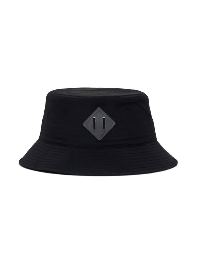 BLACK (0001)