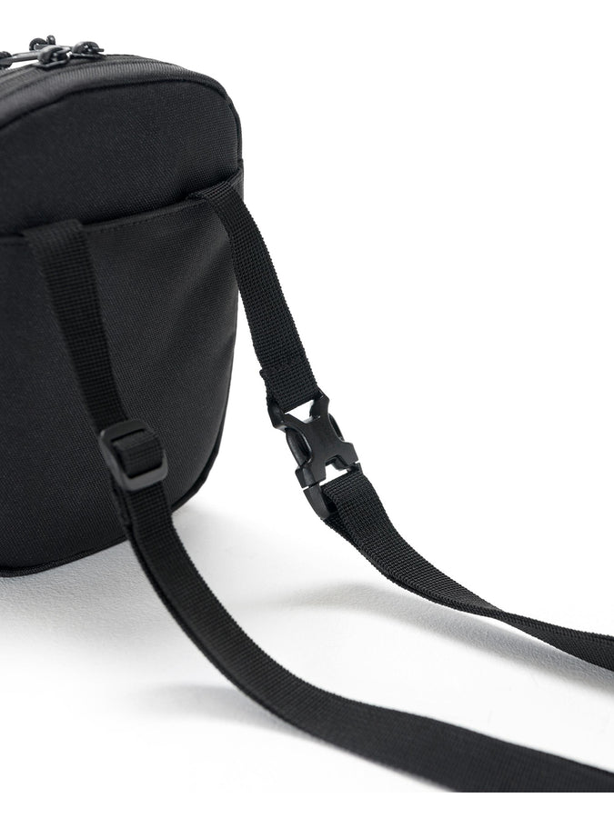 BLACK (00001)