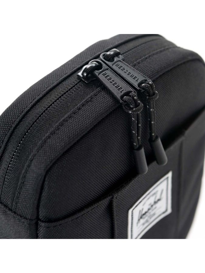 BLACK (00001)
