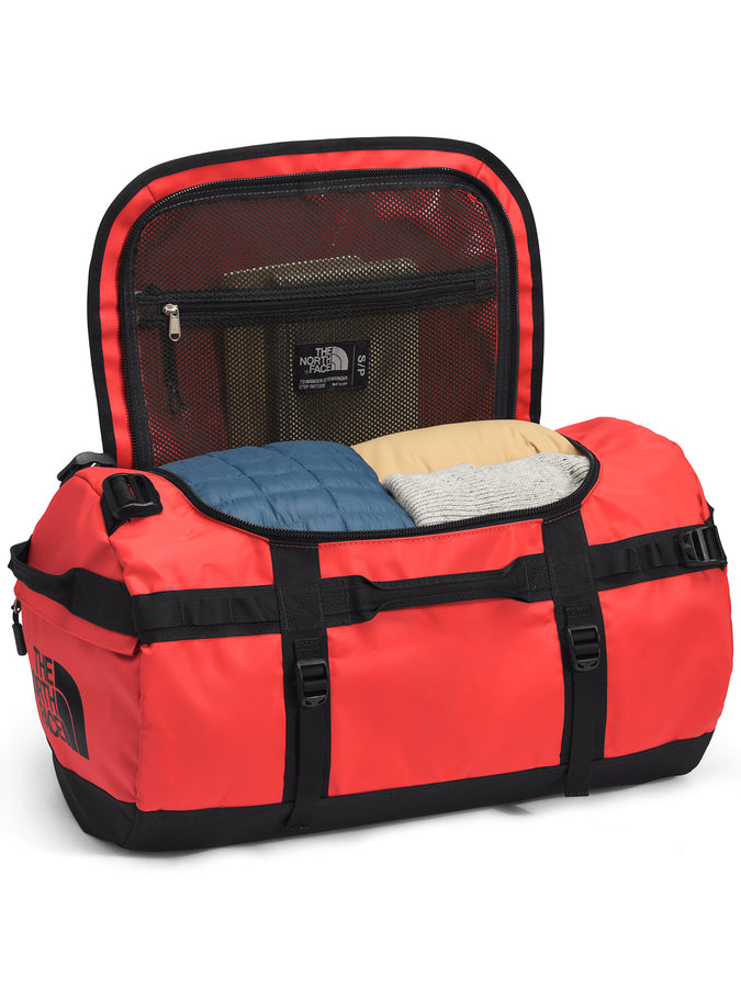 The North Face Base Camp Small Duffle Bag | TNF RED/TNF BLACK (KZ3)